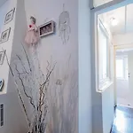 Guesthost - Claire's Attic *
