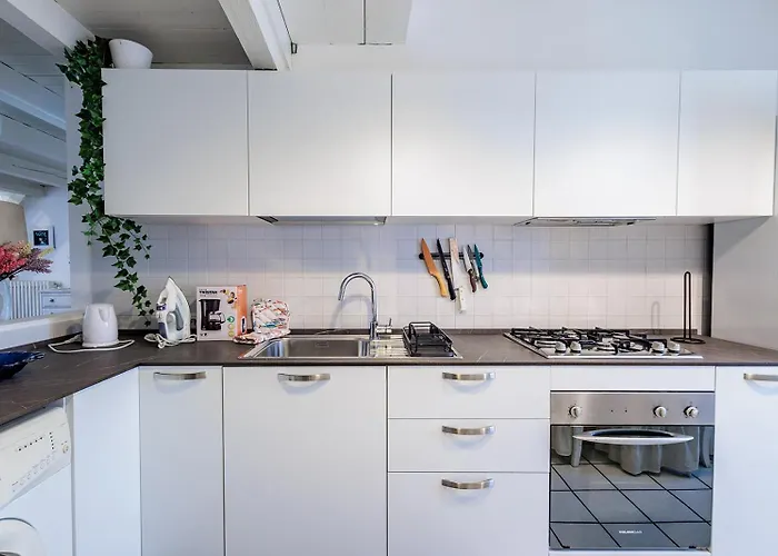 Guesthost - Claire's Attic * ベルガモ