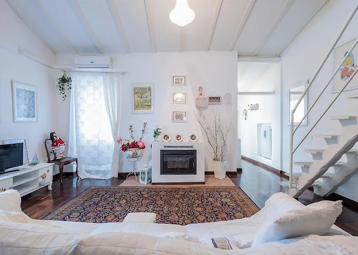 Guesthost - Claire's Attic * ベルガモ