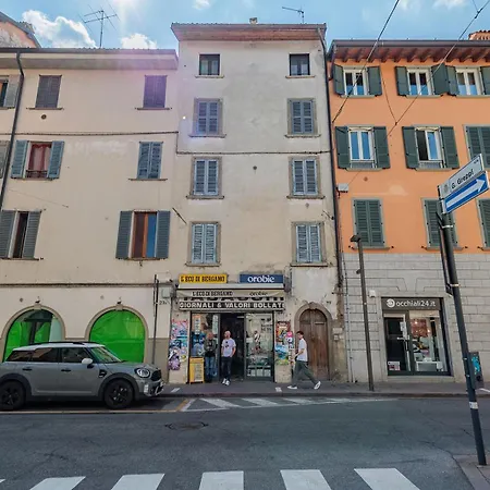 Apartamento Guesthost - Claire's Attic *